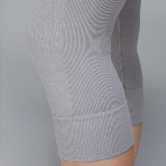 Lululemon seamlessly street crop - Picture 3 of 7